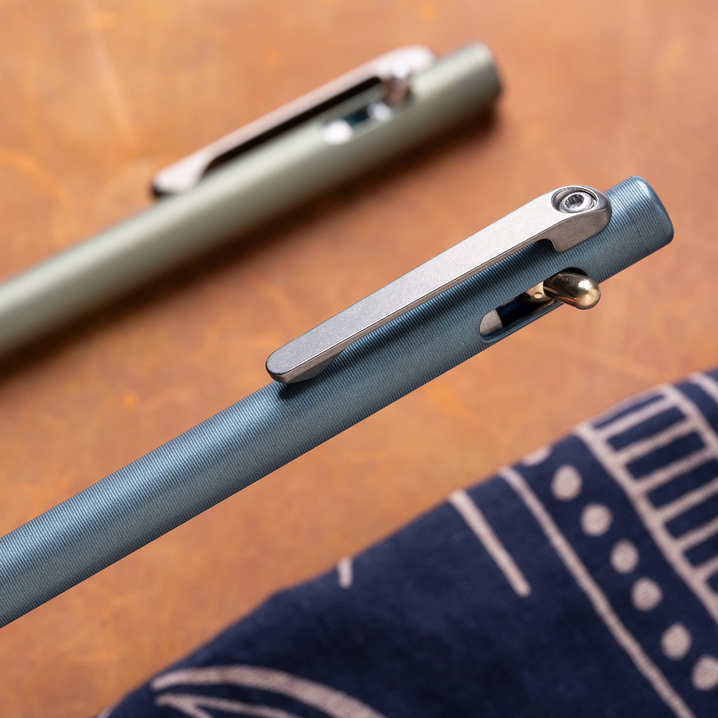 Distressed Ano Slim Switch Pen